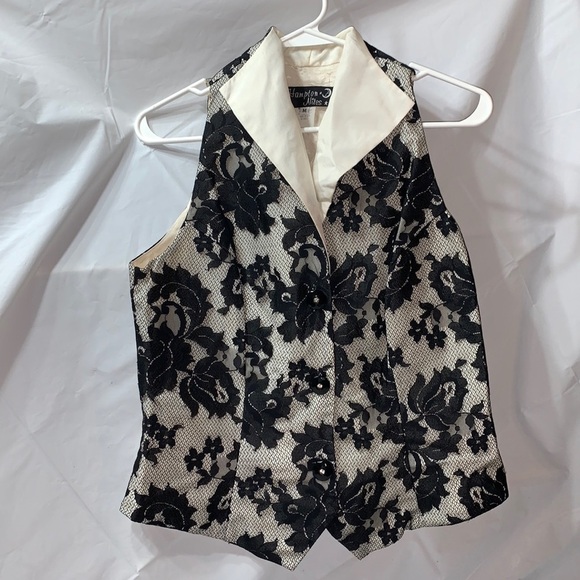 HAMPTON Nites Black and Ivory Lace Button up sleeveless blouse Size M - Picture 1 of 5